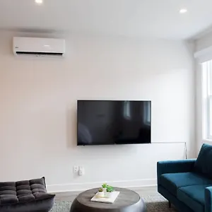 Live Like A Local In Superb Loft By Den Montréal