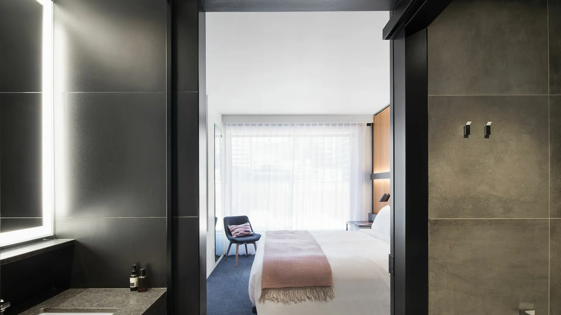 Hotel Monville Монреаль